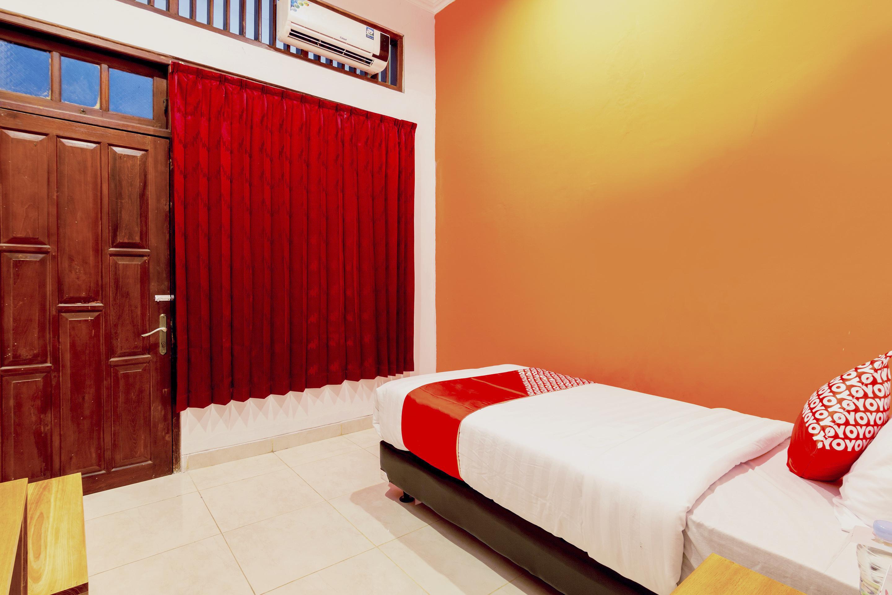 Oyo 1309 Hotel Shafira Syariah Yogyakarta Kültér fotó