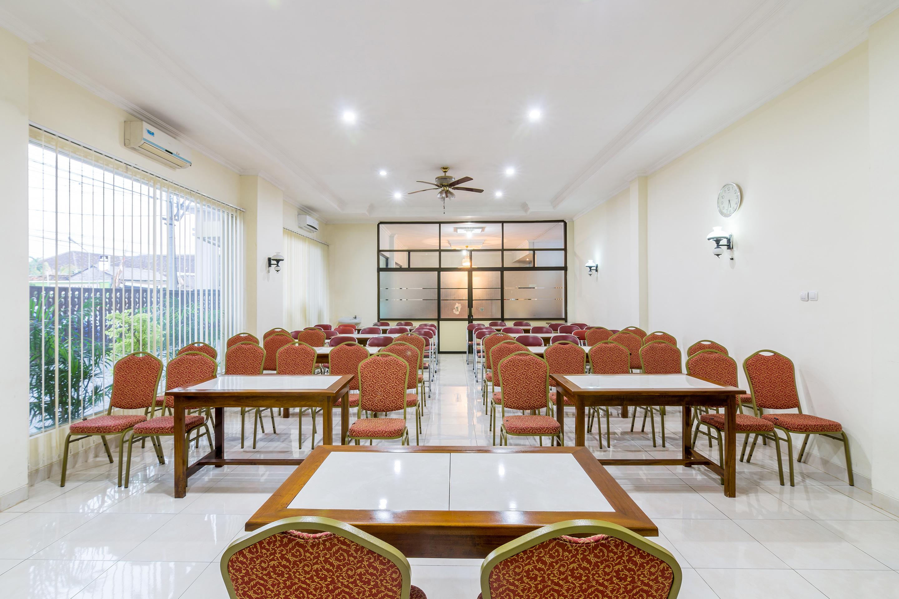 Oyo 1309 Hotel Shafira Syariah Yogyakarta Kültér fotó